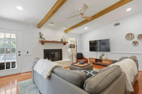 Large Family-Friendly Home w Spa Near Beach & City